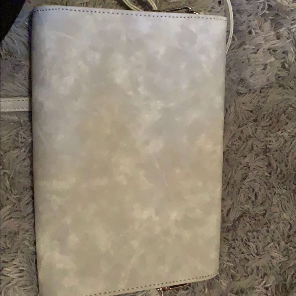 Crossbody - Picture 4 of 5